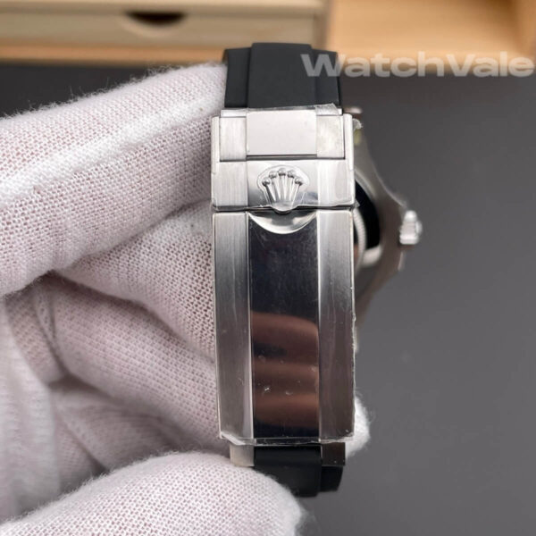 Rolex Yacht-Master 42 226659 Oysterflex strap detail replica