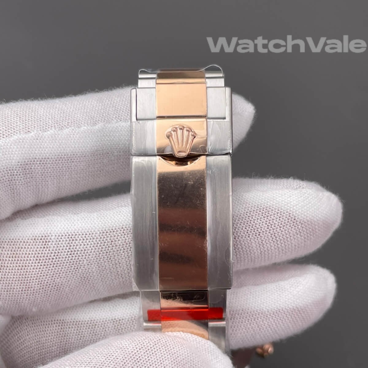 Rolex Yacht-Master II 116681 Everose Rolesor replica watch back view