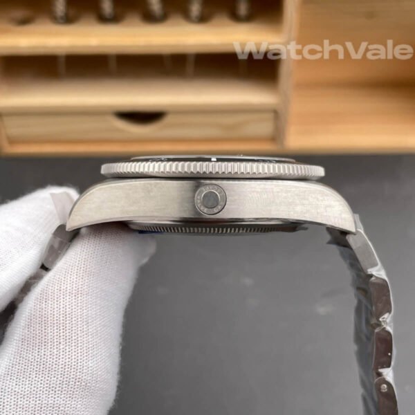 Tudor Pelagos Ultra titanium bracelet detail replica