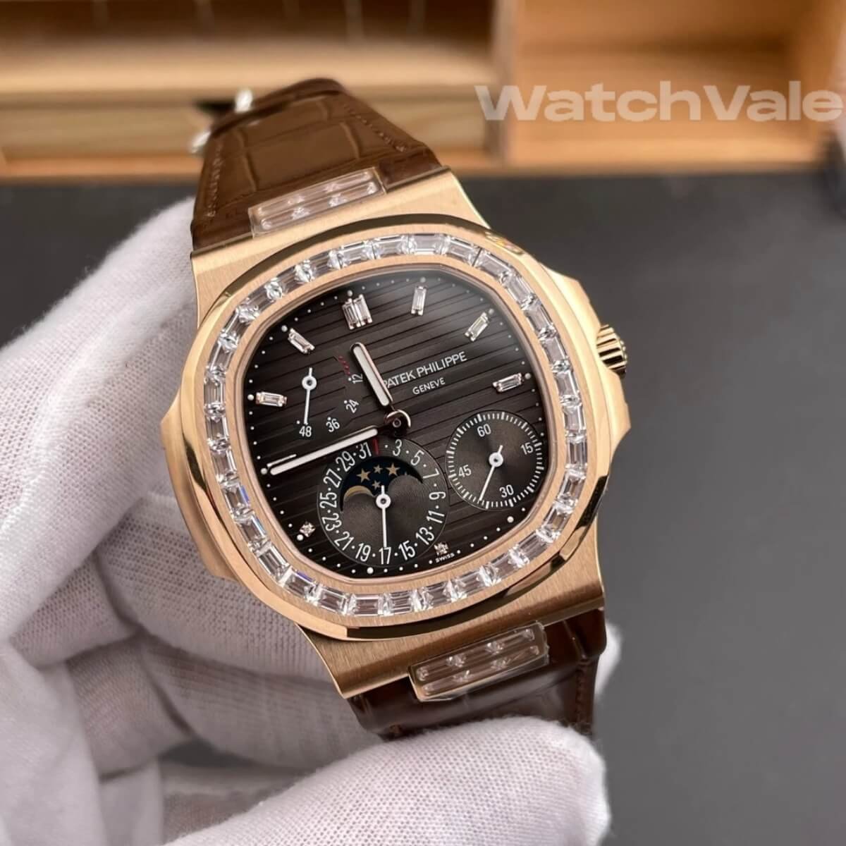 Patek Philippe Nautilus 5724R-001 brown dial baguette diamond 1:1 super clone