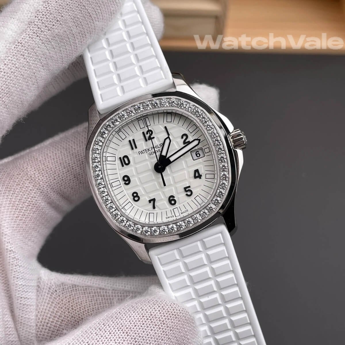 Patek Philippe Aquanaut Luce 5267/200A-010 white dial diamond bezel 1:1 super clone