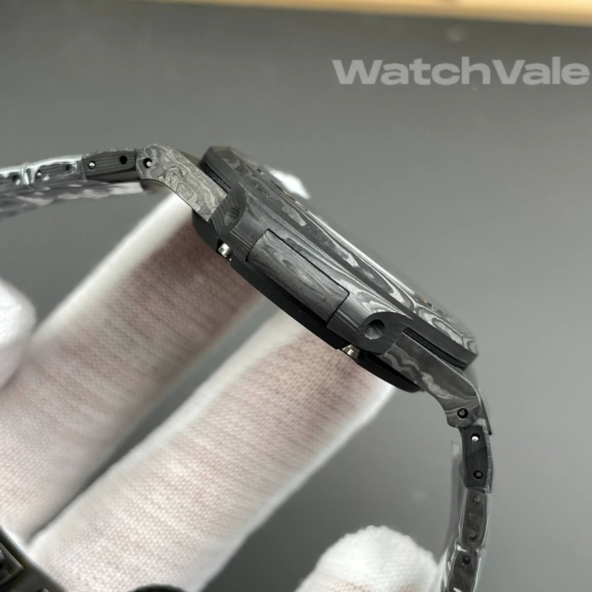 Patek Philippe Nautilus 5711 black dial baguette hour markers close up super clone watch