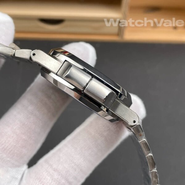 Patek Philippe Nautilus 5990/1A-001 black dial close up super clone watch
