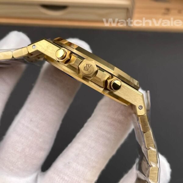 Audemars Piguet Royal Oak Chronograph green Grande Tapisserie dial close-up replica watch