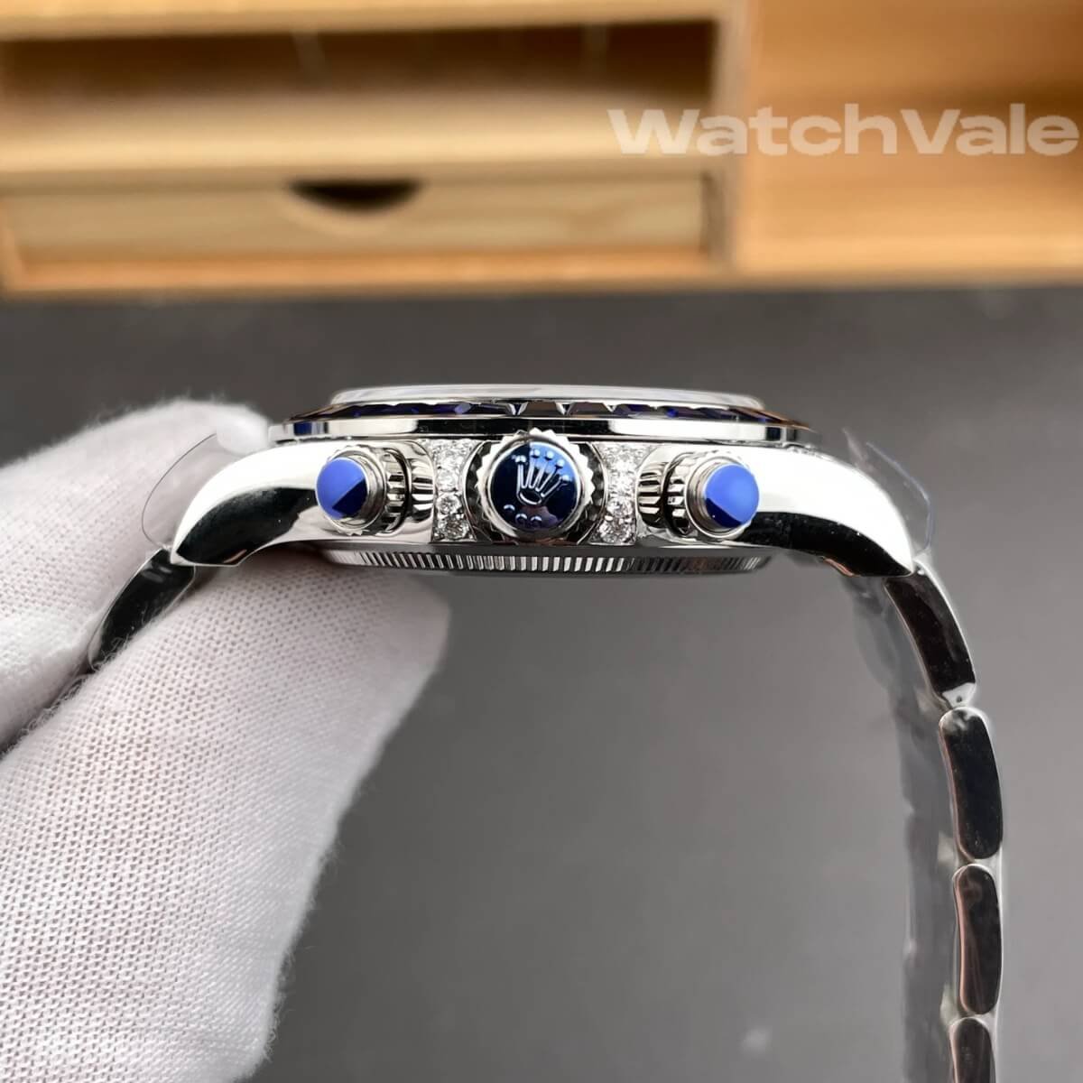 Rolex Cosmograph Daytona 116599 black diamond pavé dial close up super clone watch