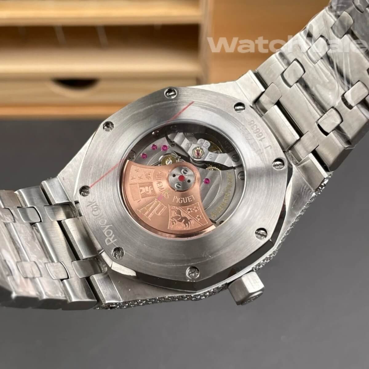 Audemars Piguet Royal Oak Selfwinding 41mm diamond-set bracelet replica on wrist
