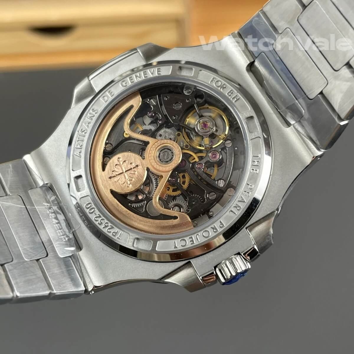 Patek Philippe Nautilus 5711/1A 40mm stainless steel bracelet super clone on wrist