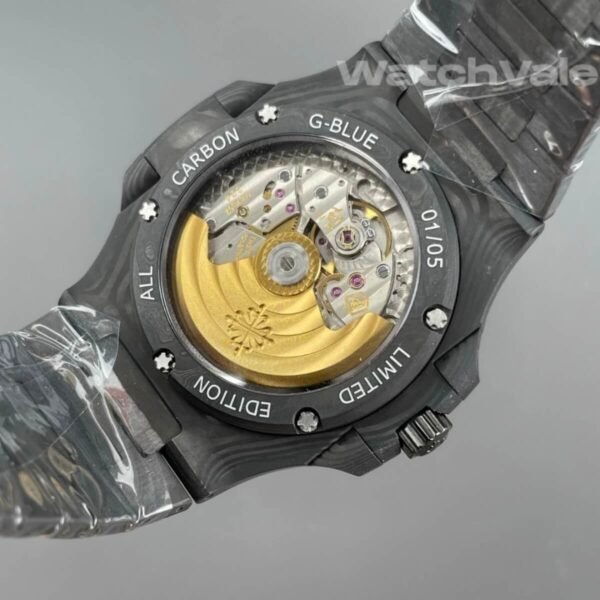 Patek Philippe Nautilus 5711 DiW 40mm full carbon bracelet super clone on wrist
