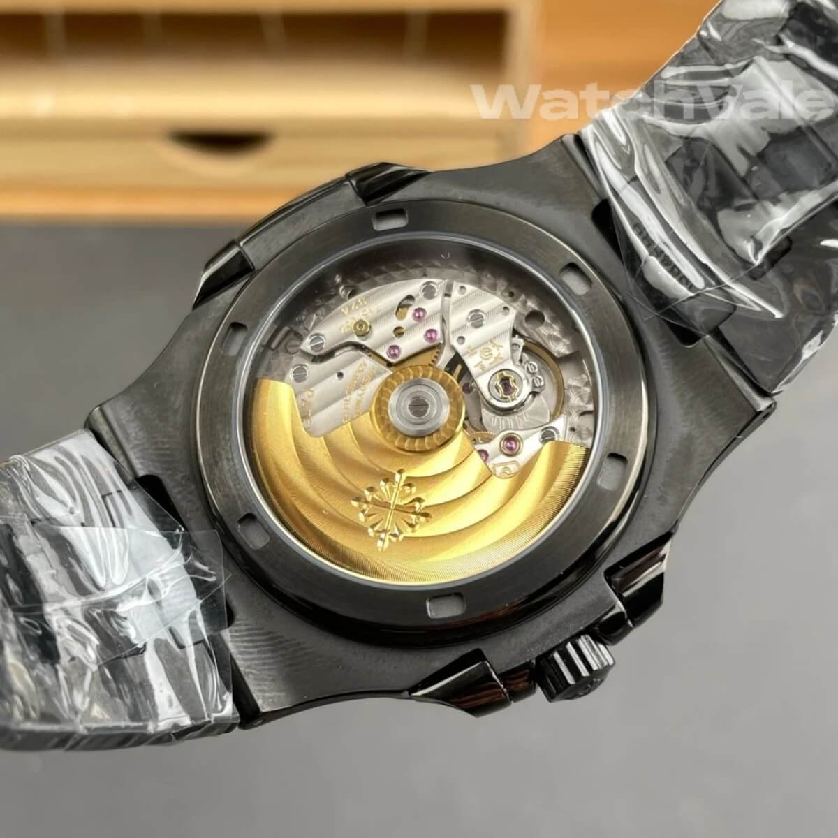 Patek Philippe Nautilus 5711 DiW 40mm full carbon bracelet super clone on wrist
