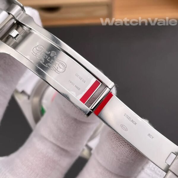 Rolex Explorer II 226570 white rubber strap detail super clone