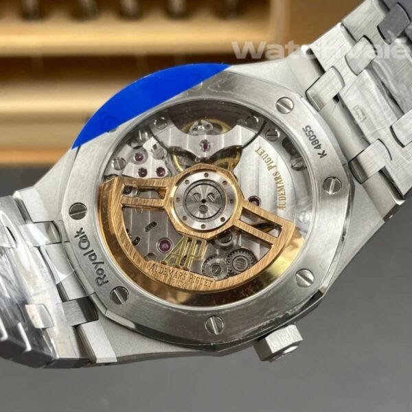 Audemars Piguet Royal Oak Selfwinding 41mm stainless steel bracelet replica on wrist