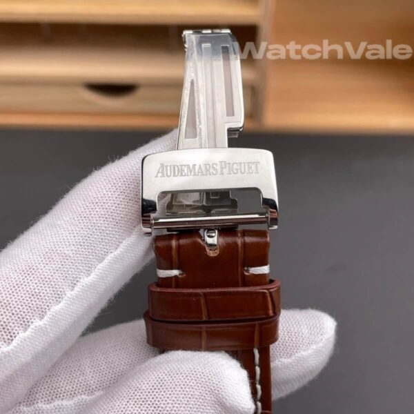 Audemars Piguet Royal Oak Offshore Safari brown leather strap detail replica