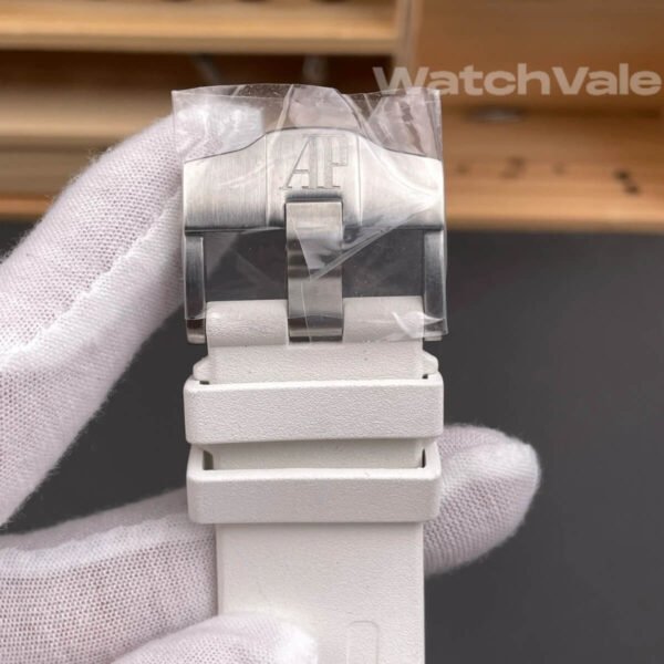 Audemars Piguet Royal Oak Offshore white rubber strap detail replica