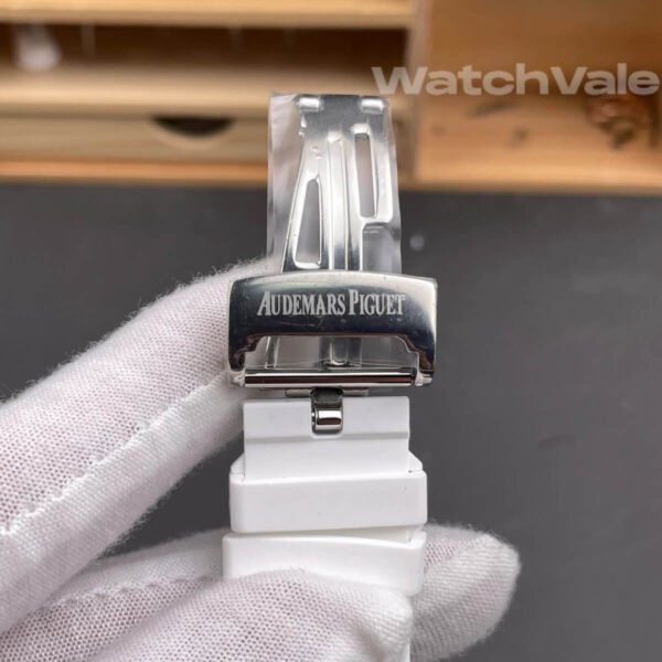 Audemars Piguet Royal Oak Offshore white rubber strap detail replica