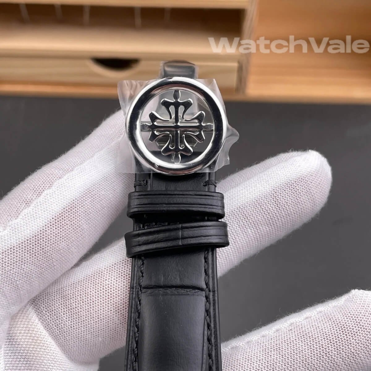 Patek Philippe Calatrava-Style black alligator strap detail super clone
