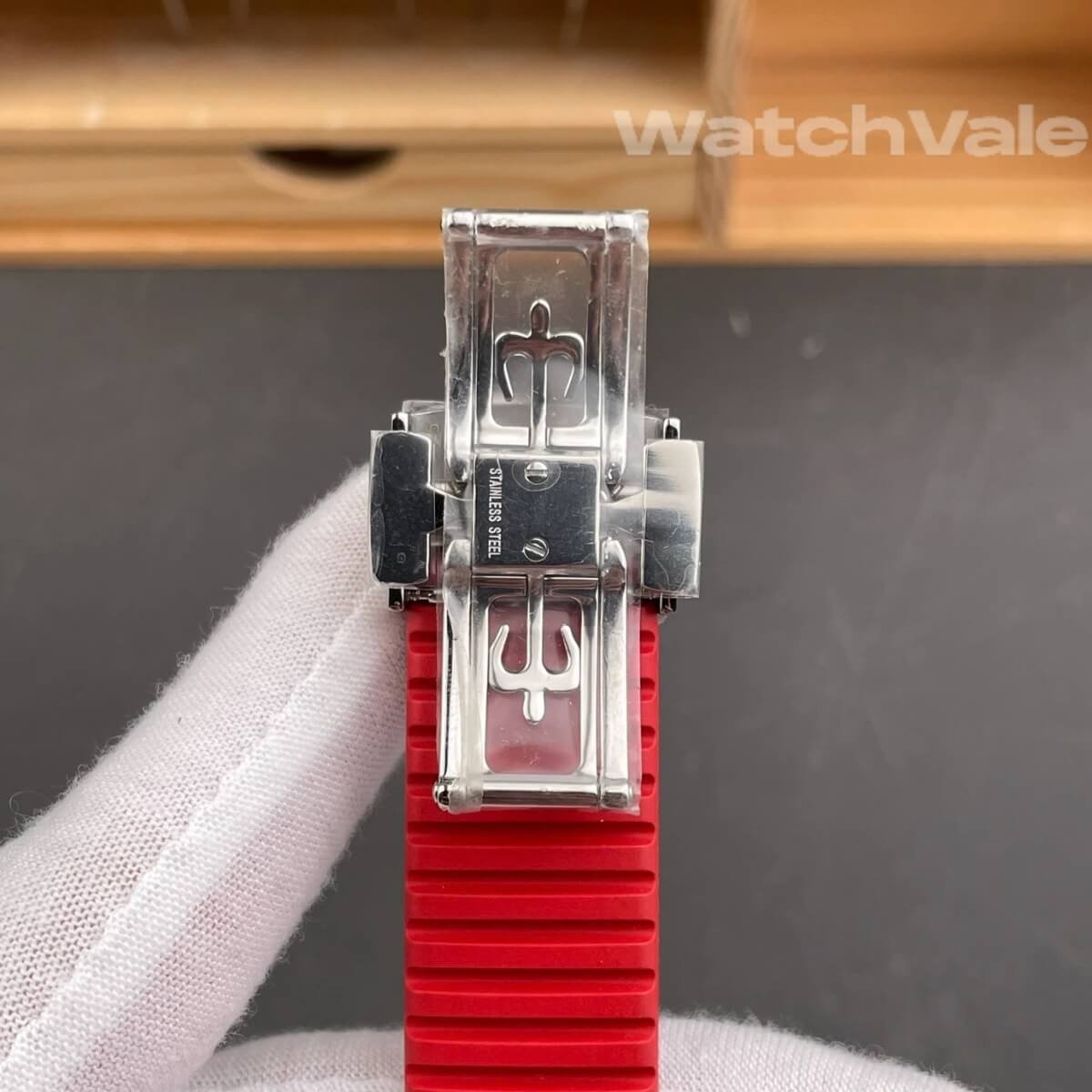 Patek Philippe Aquanaut red rubber strap detail super clone