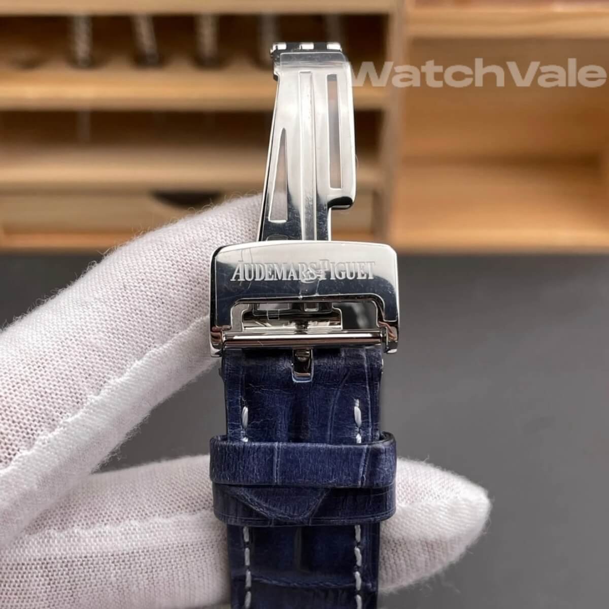 Audemars Piguet Royal Oak Offshore Navy blue leather strap detail replica