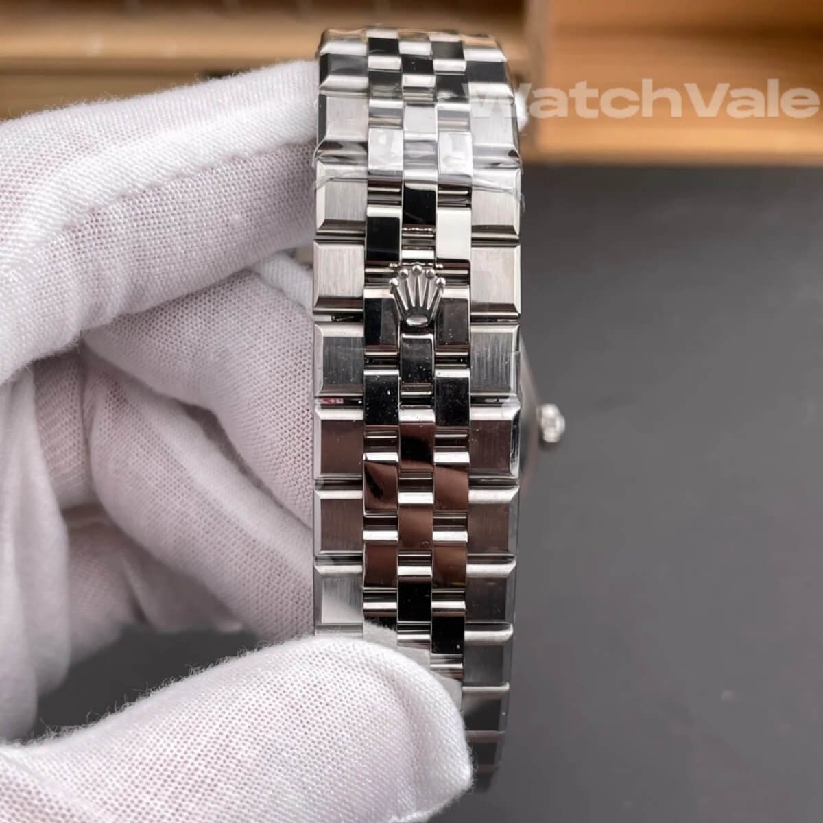 Rolex Land-Dweller 40 127334 flat Jubilee bracelet detail super clone