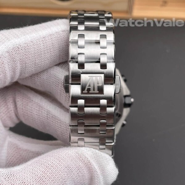 Audemars Piguet Royal Oak Offshore Safari stainless steel bracelet detail replica