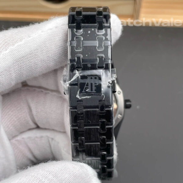 Audemars Piguet Royal Oak black ceramic bracelet detail replica