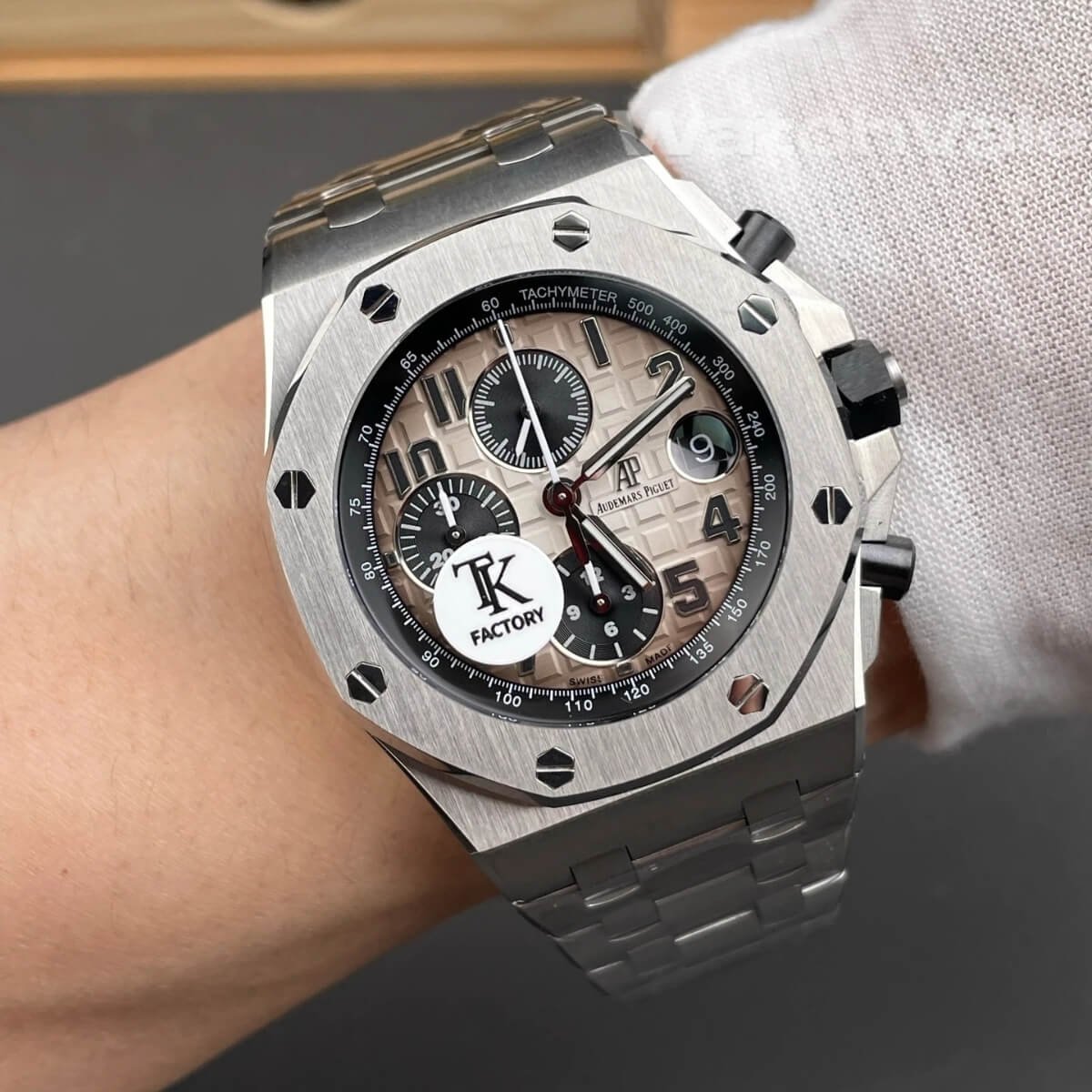 Audemars Piguet Royal Oak Offshore Safari 26470ST replica watch back view