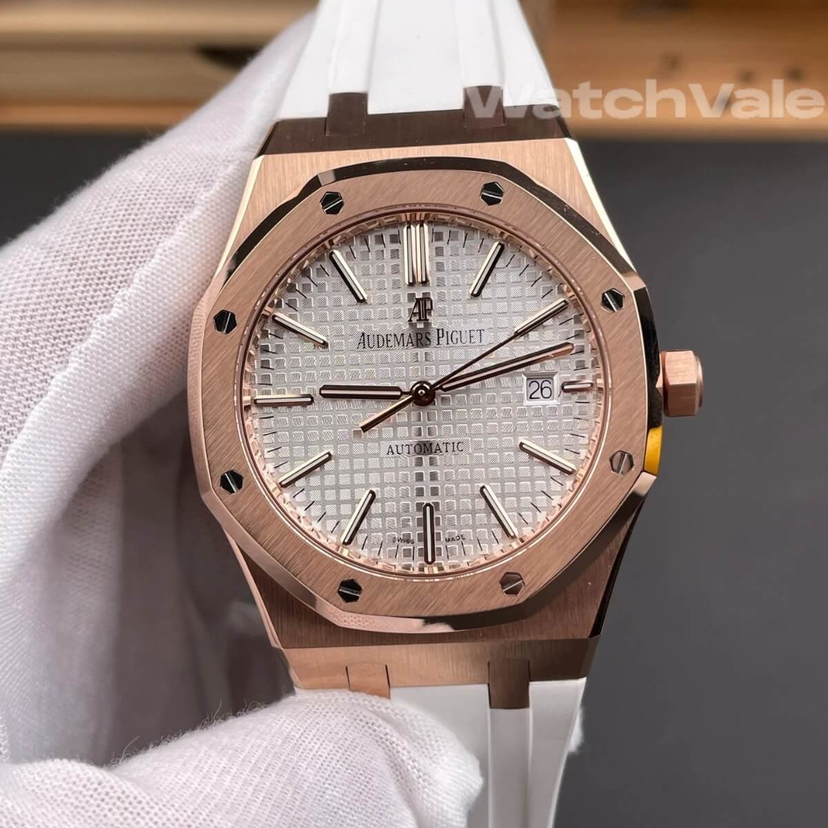 Audemars Piguet Royal Oak Selfwinding 15400OR case side view replica