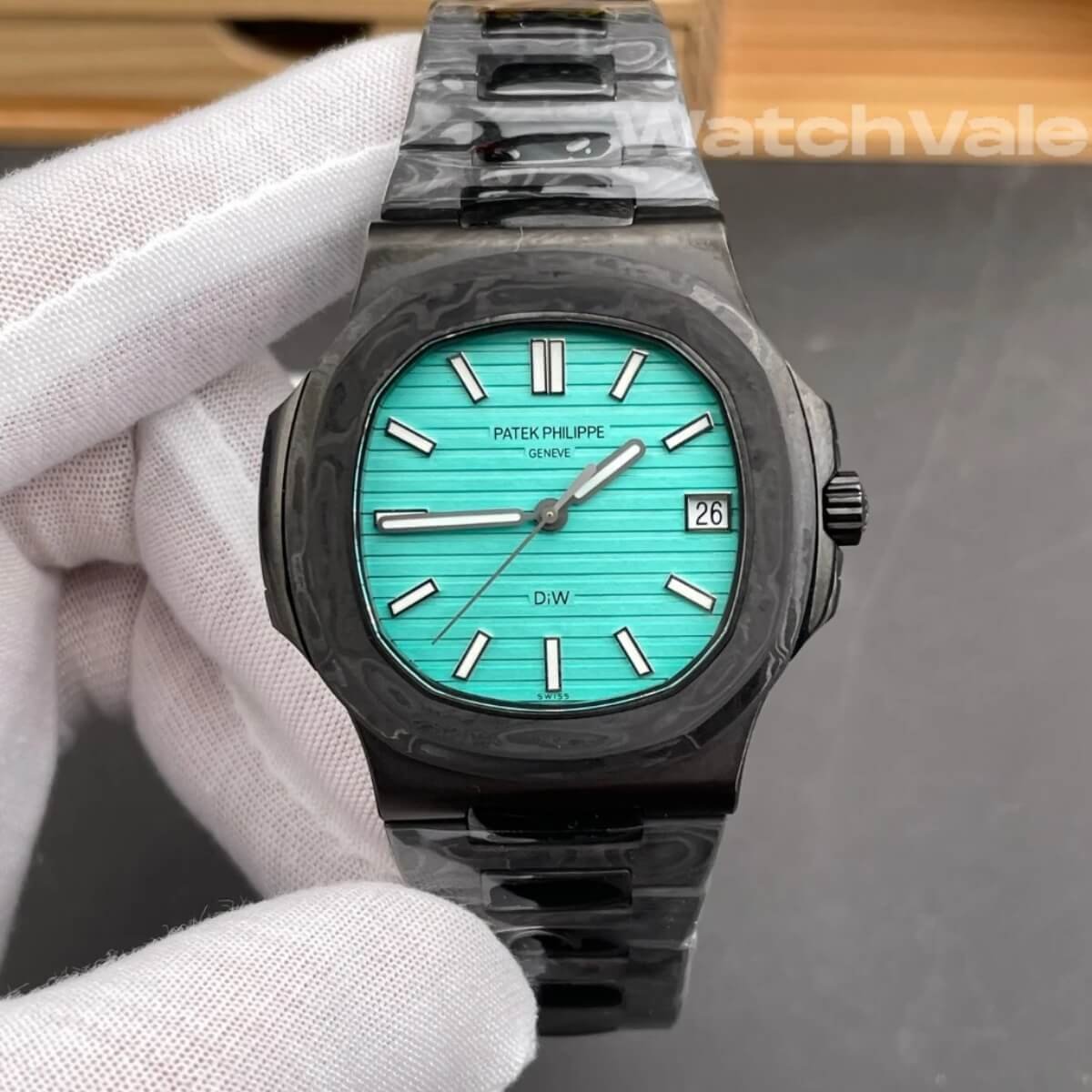 Patek Philippe Nautilus 5711 DiW turquoise dial date window super clone watch