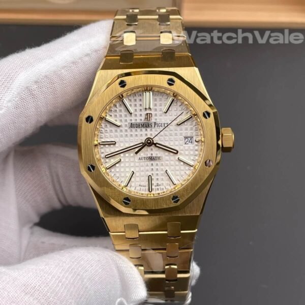 Audemars Piguet Royal Oak yellow gold bracelet detail replica