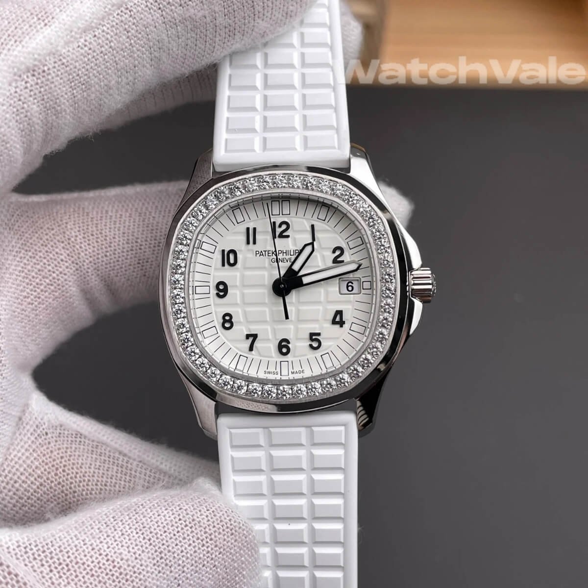Patek Philippe Aquanaut Luce 5267/200A-010 case side view super clone